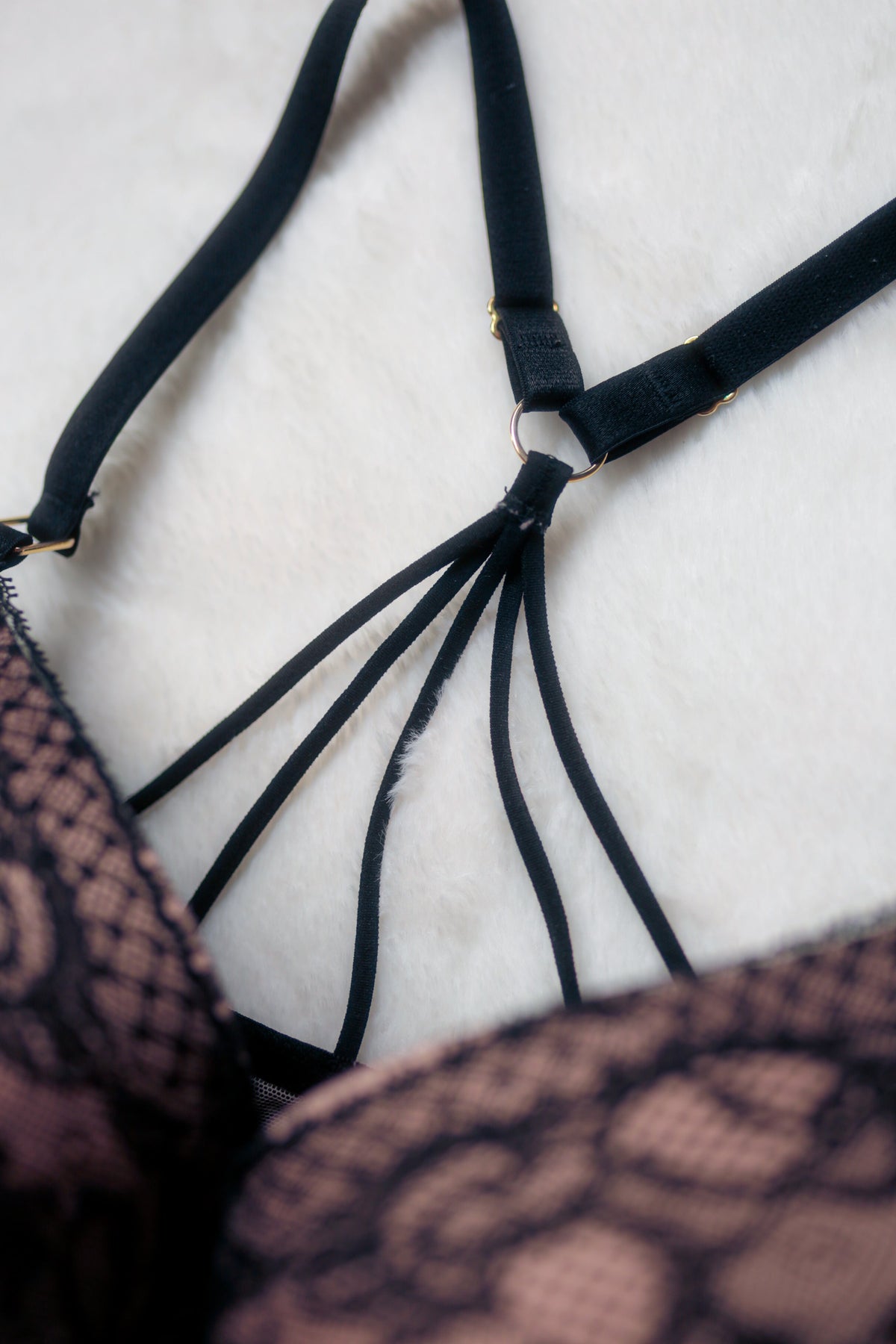 Victoria's Secret 34D Bombshell Plunge Push-up Bra Black Beige Lace
