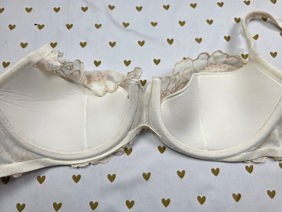 Victorias Secret ANGELS Vintage Demi Balconette Lace Bra 38C