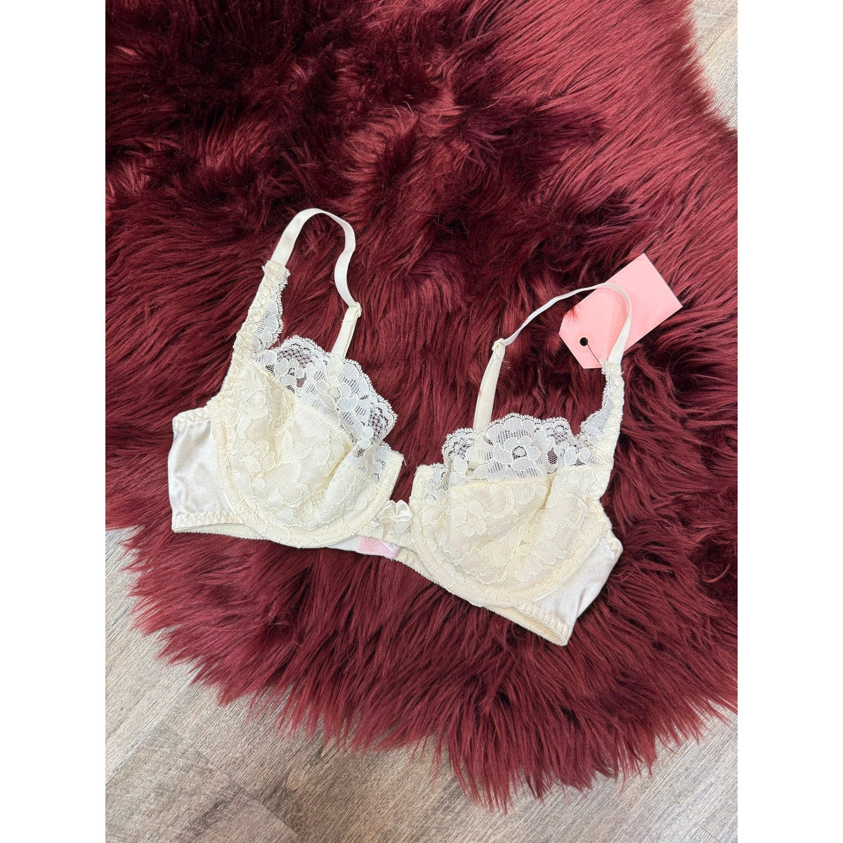 Victoria's Secret Vintage Y2K White Lace Bra - Size 36B
